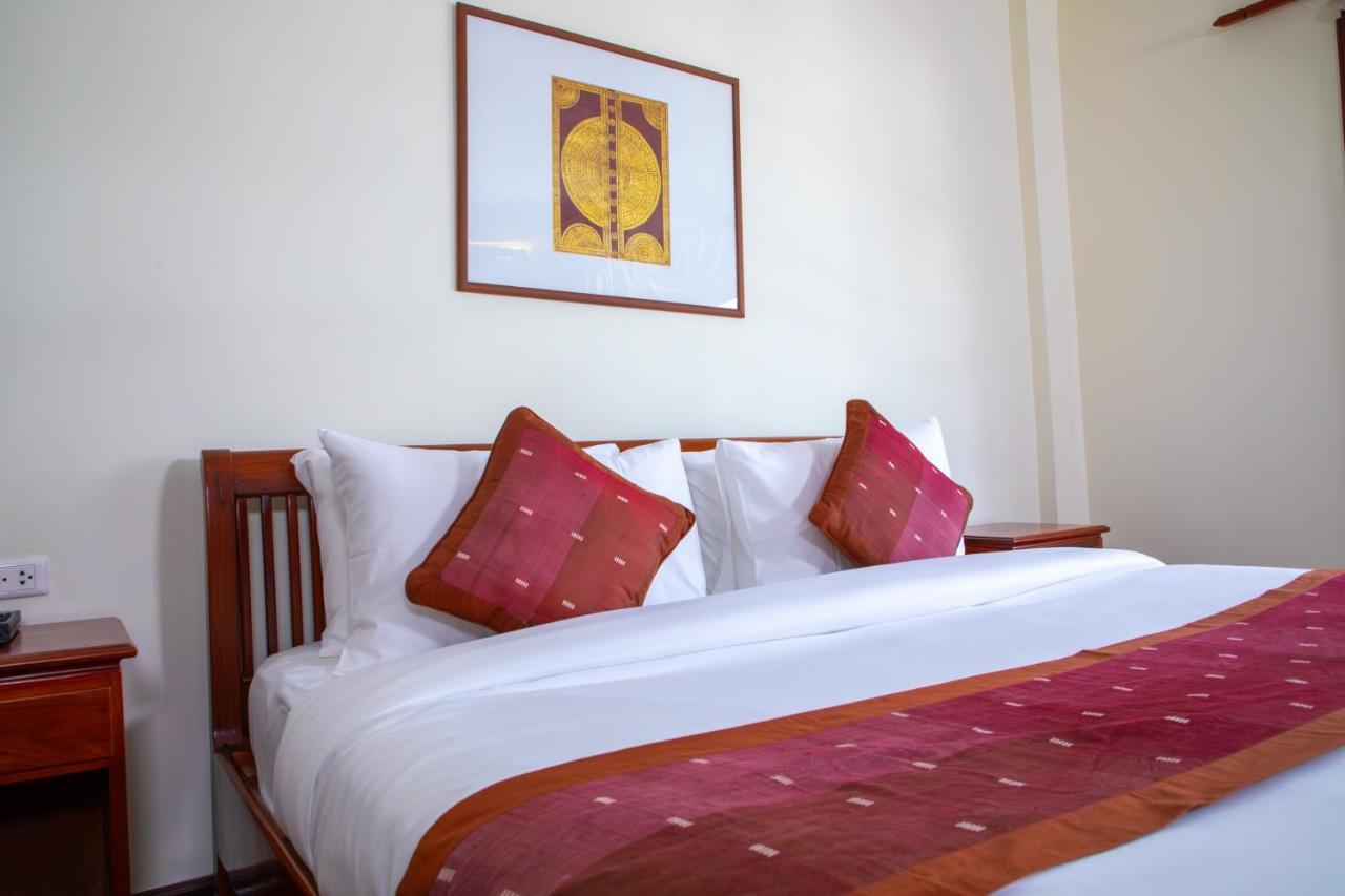 Phongsavath Boutique Hotel Vientiane Esterno foto